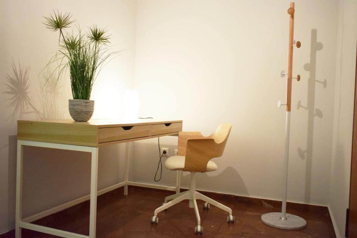 אתונה Stylish Apt In The Historic Heart Of The City מראה חיצוני תמונה